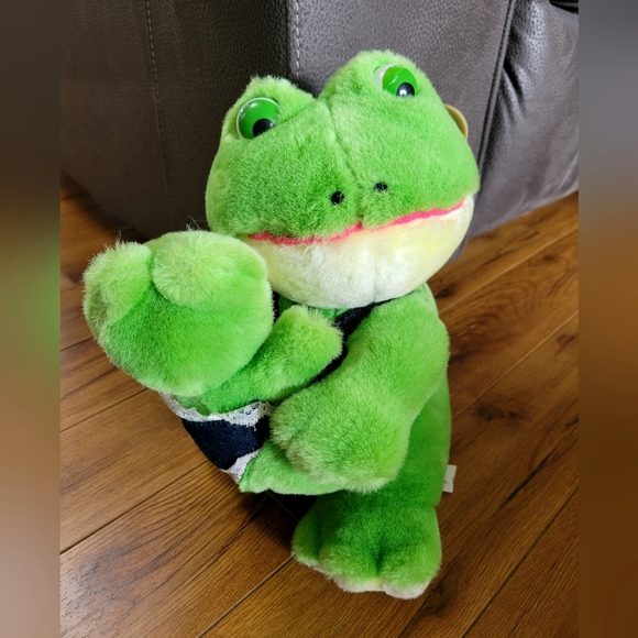 heartwarmers Other - Vintage 1991 Heartwarmers Mom & Baby Frog Plush